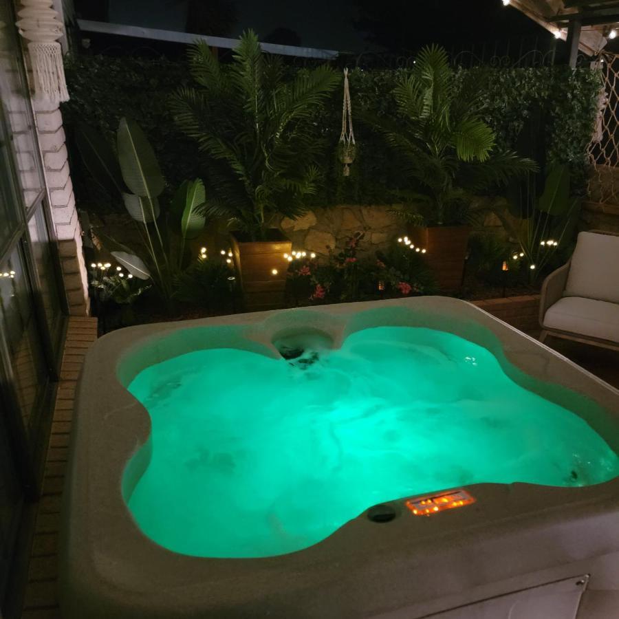 Desert Oasis With Hot Tub! Лас Крусес Екстериор снимка
